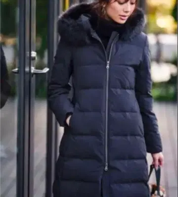 플라스테 퍼 포함 롱 다운 코트 네이비 A라인