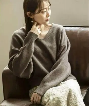 noble CA/W 숏 V 풀오버 카멜