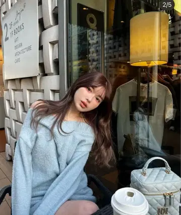 스카이블루 오프숄더 긴팔 니트 스웨터 셋업