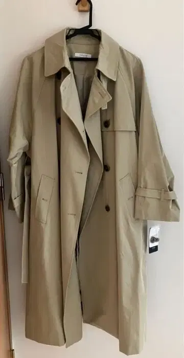 베이세스 재고 트렌치코트