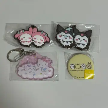 치이카와 x 산리오 키링 캔뱃지 세트