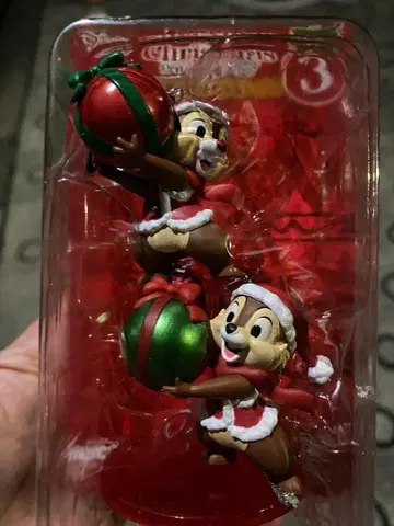 칩과 데일 크리스마스 피규어