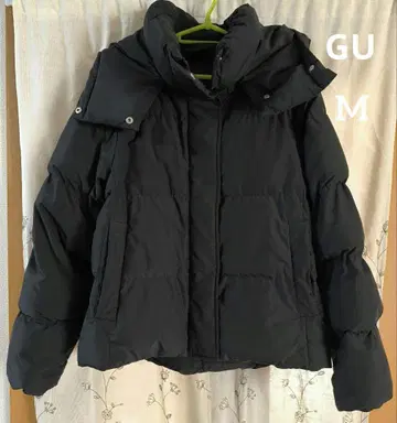 GU 블랙 다운 자켓 후드 부착