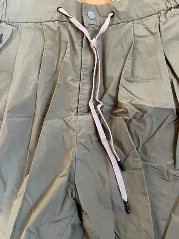 올리브색 와이드 팬츠 드로우 스트링 포함