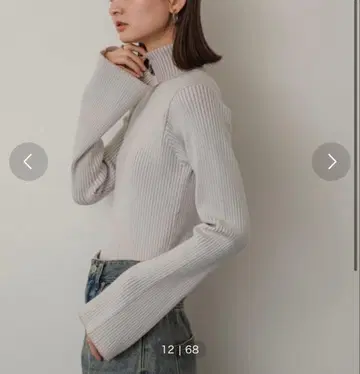 SENSE OF PLACE 플레어 슬리브 리브 터틀 스웨터