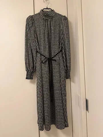 TIARA 티아라 멜로즈 긴팔 원피스 하운드투스