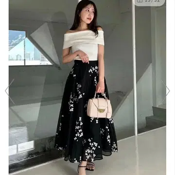 FRAY I.D 오프숄더 니트탑 화이트