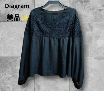 [ 새상품급 ] 다이아그램 블랙 컬러 레이스 소매가 귀여운 긴팔 티셔츠
