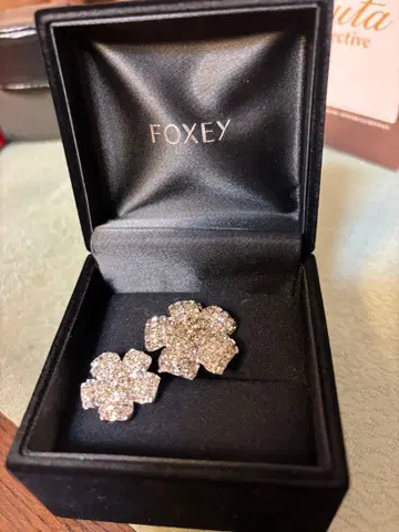 FOXEY 꽃 모티브 반지 실버