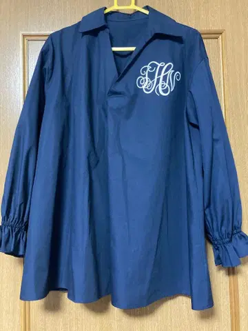 jnhearts JNH 자수 로고 블라우스 네이비 프리 사이즈