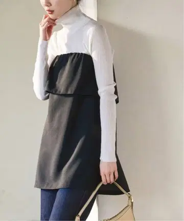 NOBLE 백 새틴 베어탑 블라우스