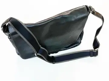 가죽 숄더백 블랙