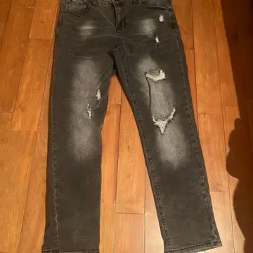 데미지 가공 다크 그레이 데님 팬츠