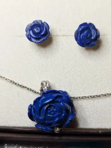 라피스 라줄리 장미 목걸이와 귀걸이 세트