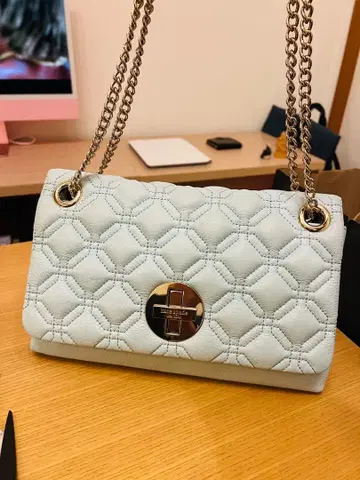 케이트 스페이드 스카이블루 퀼팅 숄더백