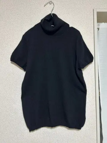 유니클로 캐시미어 100% 블랙 터틀넥 니트 반팔 XL