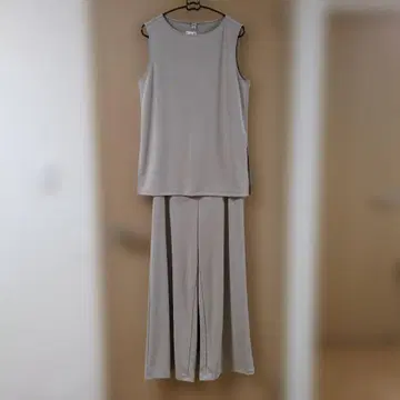 유니클로 슬리브리스 T & 스트레이트 팬츠 셋업 L 사이즈