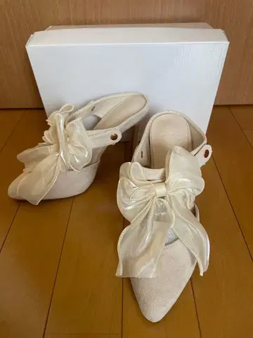 리본 힐 펌프스 파티