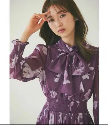 새상품 2WAY 보타이 리본 포함 플라워 프린트 셔링 플리츠 원피스