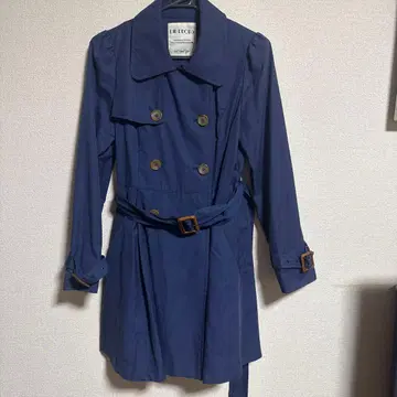 네이비 더블 브레스트 트렌치코트