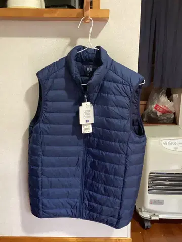 유니클로 울트라 라이트 다운 베스트 새상품