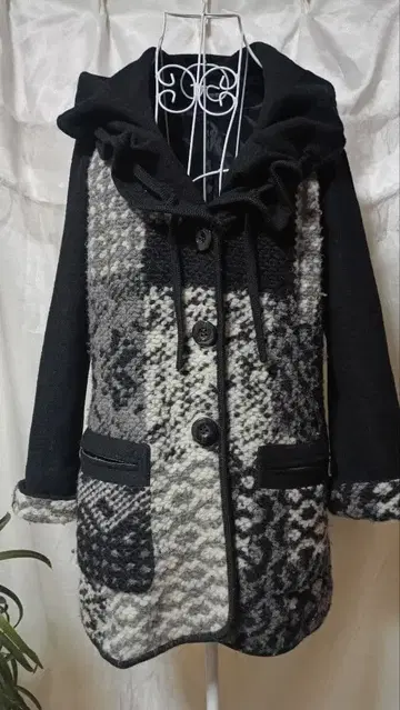 카로 [ Renault Bis ] 프릴 후드 캐주얼 자켓