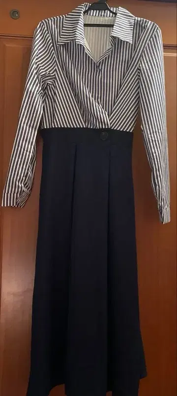 a lot of love 스트라이프 패턴 긴팔 원피스 수트