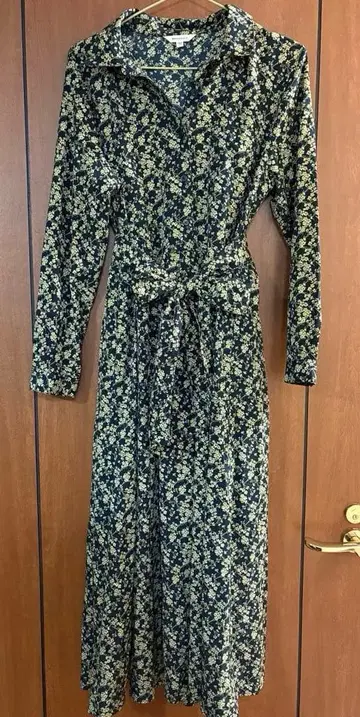 moussy 마우지 미니 꽃무늬 원피스