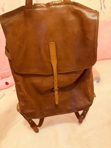 가죽 플랩 백팩 브라운