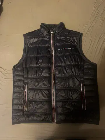 TOMMY HILFIGER 네이비 다운 베스트