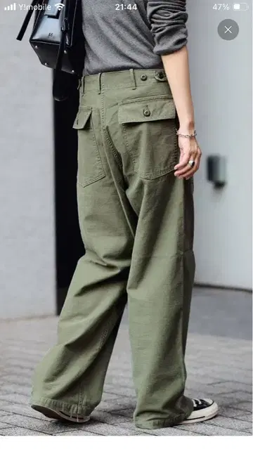 FRAMe WORK 밀리터리 슬라브 백 새틴 베이커 팬츠