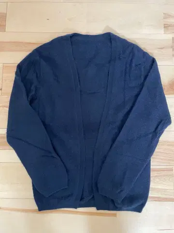 다나카 씨의 캐시미어 스웨터 가디건