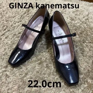 새상품급 긴자 카네마츠 펌프스 네이비 컬러 에나멜 스트랩 포함