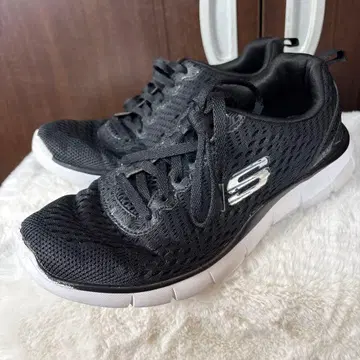 고품질 SKECHERS MEMORY FOAM 25.5 블랙