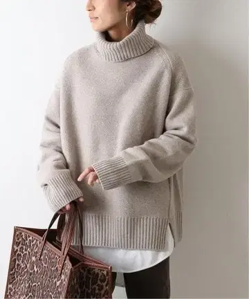 FRAMeWORK W/Ca 터틀 롱 풀오버 베이지 프레임워크