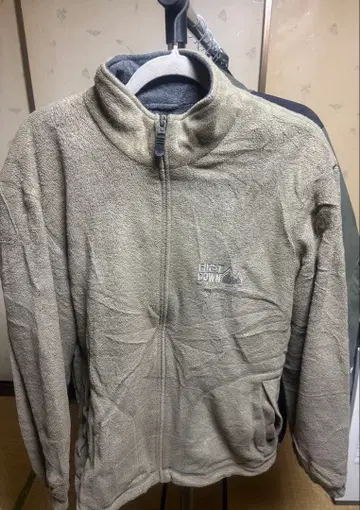 FIRST DOWN 플리스 자켓 베이지