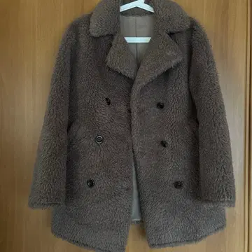 스터닝 루어 에코 무스탕 테디베어 코트