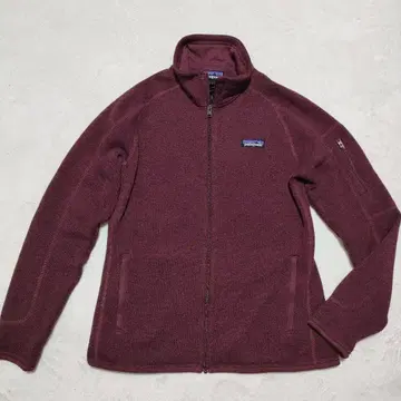 새상품급 파타고니아 우먼 플리스 자켓 와인 레드 S 사이즈