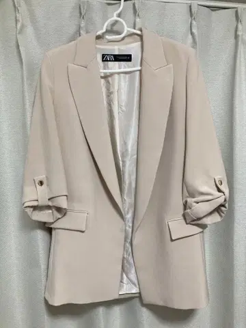 ZARA 베이지 테일러드 자켓