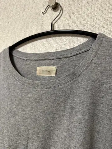 그레이 긴팔 T셔츠 크루넥