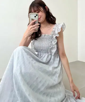 프릴 숄더 레이스업 원피스 MAJESTIC LEGON