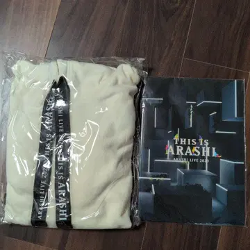 [ 미개봉 새상품 ] this is  후드티 팜플렛