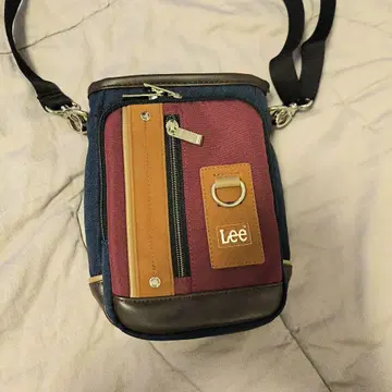 Lee 웨스트 파우치 백