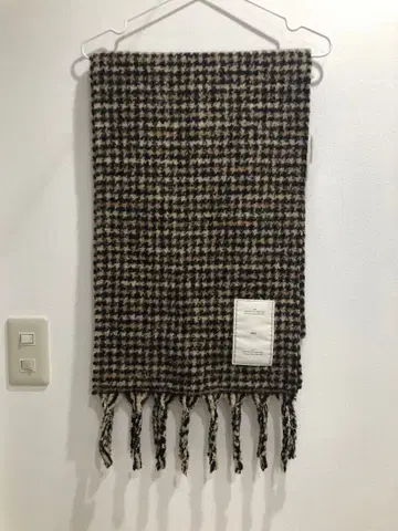 지유 gu GU rokh 로크 콜라보 헤어리 스톨 체크