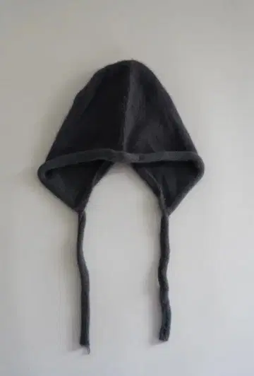 chaisy 스트링 니트 캡 그레이