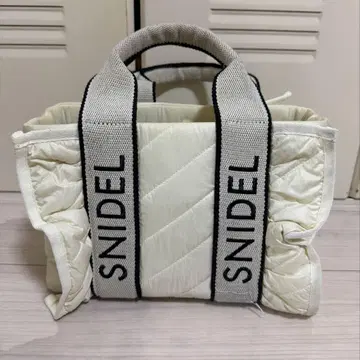 SNIDEL 퀼팅 토트백 화이트