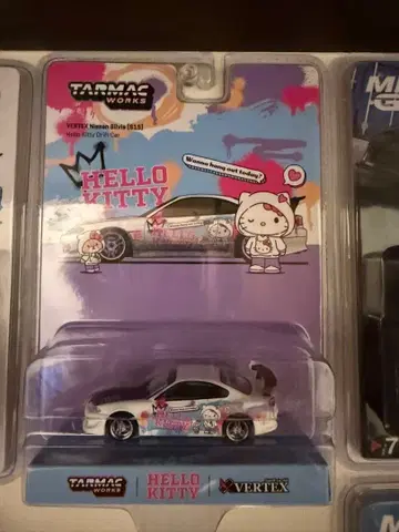 TARMAC WORKS HELLO KITTY S15