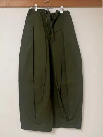 SAGENATION BOX PLEAT TROUSER