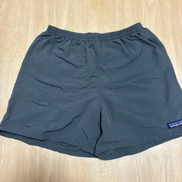 patagonia 그레이 숏팬츠