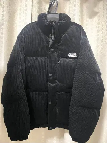 NERDY 코듀로이 블랙 다운 자켓